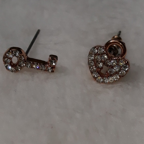 Jewelry - Rose Gold Plated Heart and key earrings